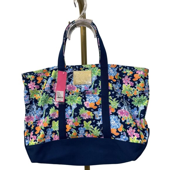 Lilly Pulitzer Handbags - NWT Lilly Loves Disney Disney x Lilly Pulitzer Mickey & Minnie Mouse Canvas Tote
